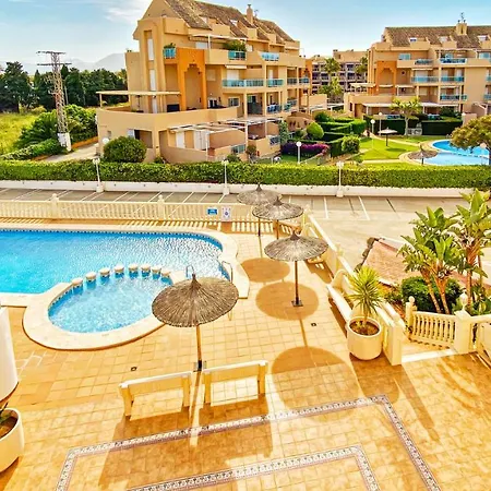 Stunning 2-Bed 2 Bathroom Apartment 150M From Sea Apartment *